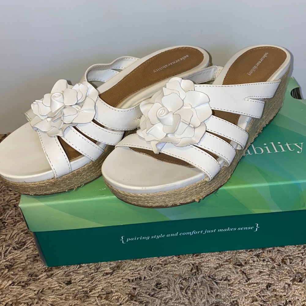 Sole-sensibility white wedges size 7